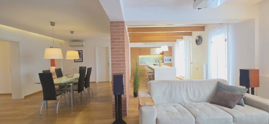 Apartament exclusivist 4 camere de vânzare, central, pietonal/str. Republicii