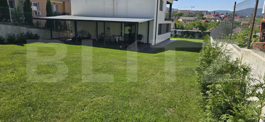 Casă cu 3 camere și un teren de 700 mp, Livada Meses