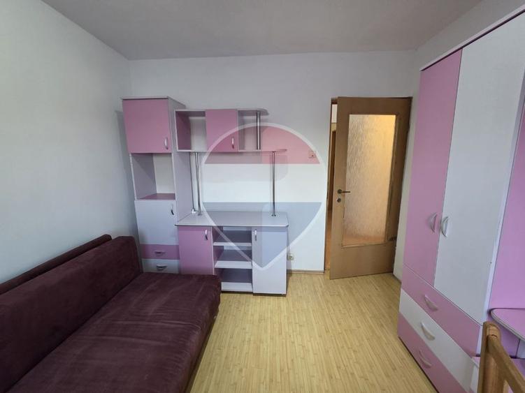 Apartament 4 camere decomandat etaj 2 centrala în zona Confectii