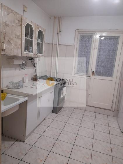 3 Camere Decomandat | 2 Bai | Etaj 4/8 | 75mp totali