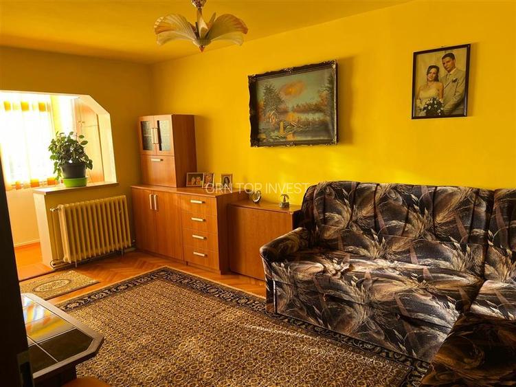 Apartament decomandat 3 camere etaj intermediar Vasile Aaron - 2