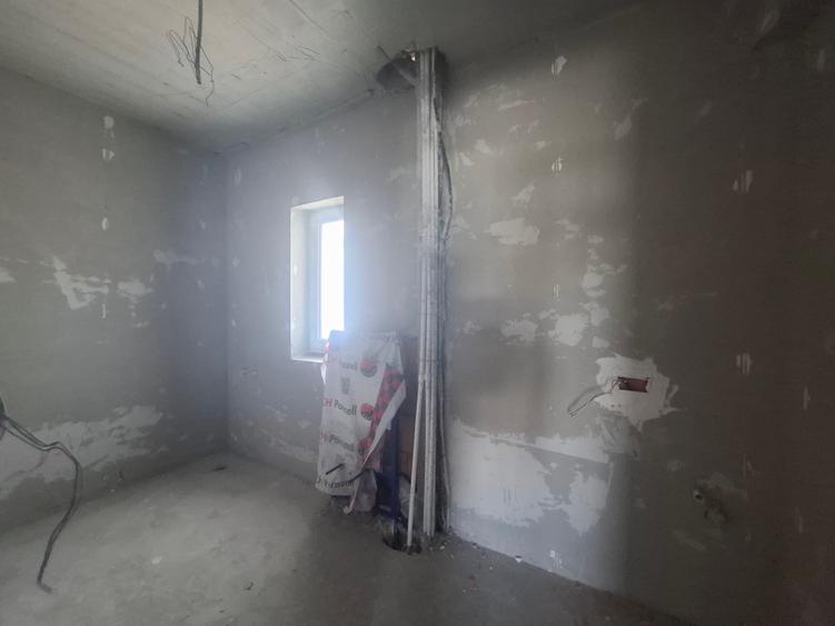 ​Vilă Individuală P+1E+Mansardă | Construcție Solidă, Toate Utilitățile
