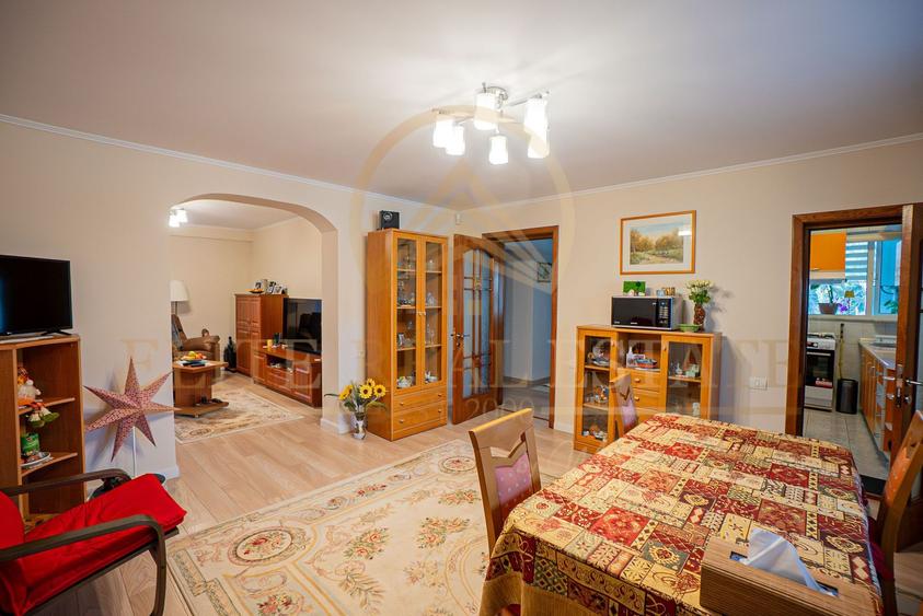 Casa P+1+M - 5 camere - Garaj - Panouri Fotovoltaice - Bratianu