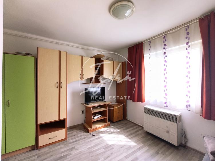 Garsoniera de vanzare etaj 1