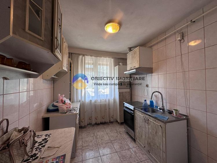 Apartament 3 camere de vânzare - Zona Centrală / 2 băi - 19
