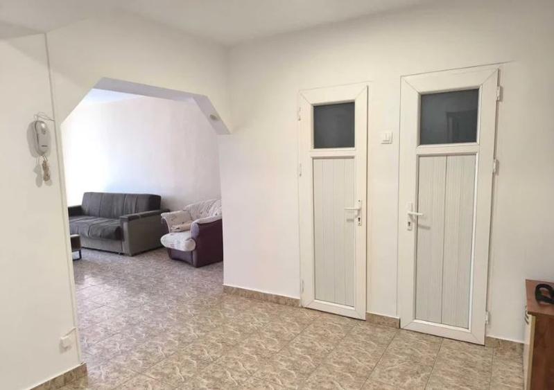 UNIRII stradal  ALBA IULIA ,DECOMANDAT, 75MP, UTILAT MOBILAT COMPLET LOC PARCARE
