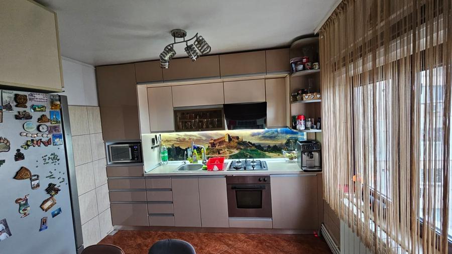 Apartament 3 camere zona Inel 1(Academia Navala)