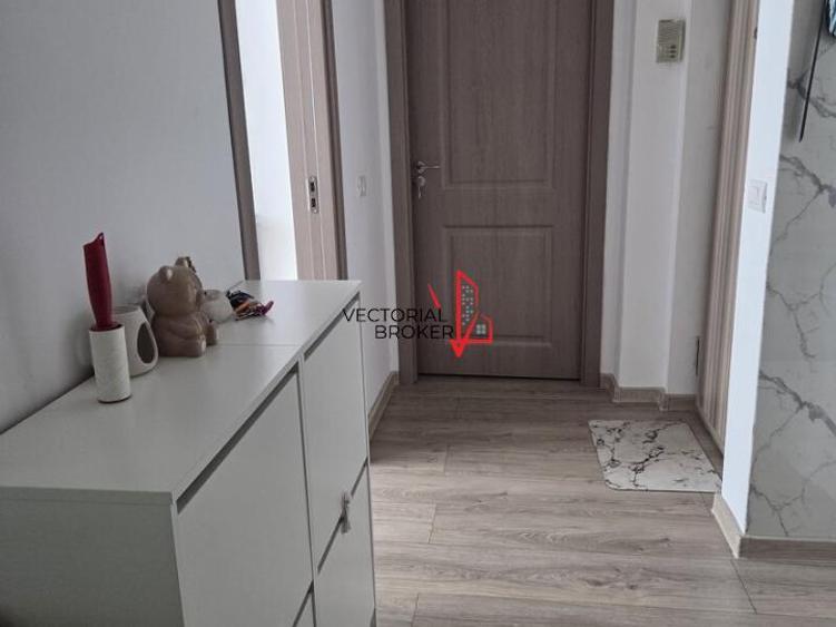 3 cam, semidrcomandate, et.2, renovat, 60mp, centrala, Basarabia-Costin Georgian