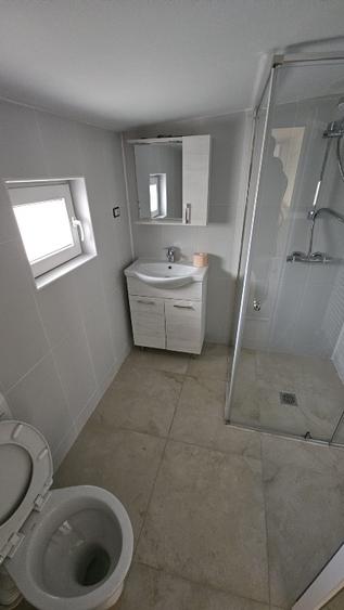 Casa de vanzare pentru 2 familii