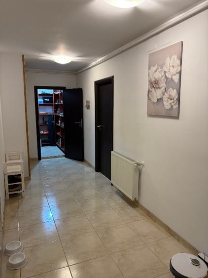 Apartament 3 camere , 103m patrati + terasa 15mp , parcare privata