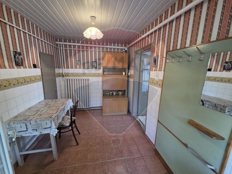 Casă cu gradina si solarii de legume in Mehkerek UNGARIA