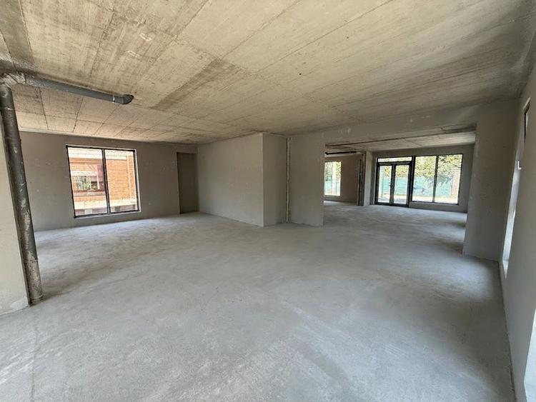 Spatiu comercial 221 mp, inaltime 3m, ideal pentru clinica, cartier Zorilor