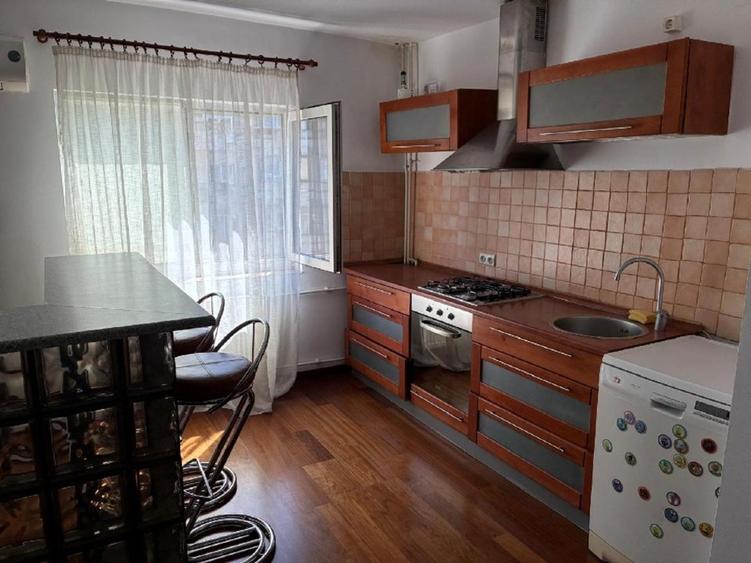 Apartament 2 camere decomandat central Panait Cerna