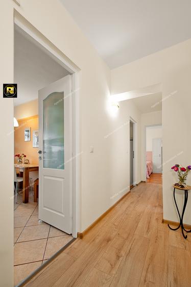 Vanzare apt 4 camere transformat in 3 camere, sup.85mp, in Galati,Piata Centrala