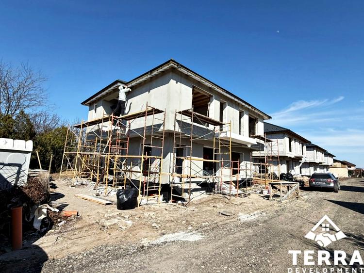 Resedinta moderna intr-un cadru select -Centru ( Valu lui Traian)