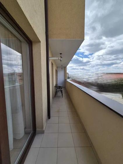 Apartament 3 camere | etaj 1 | parcare | zona Florilor