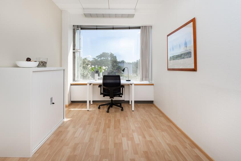 Găsiți spațiu de birou în Regus Iride Business Centre pentru 3 persoane