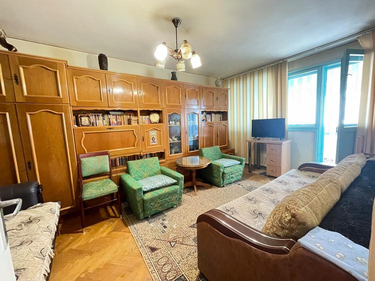 Apartament 2 camere-Podu Ros-Palas Mall-etaj intermediar