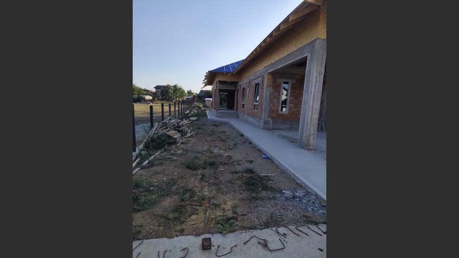 Casă Noua Zona Centrala Baicoi, 211 mp
