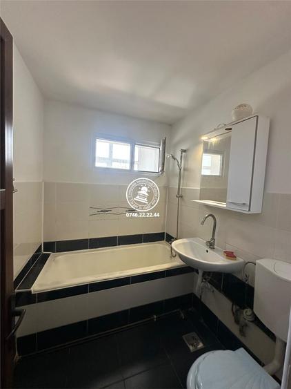 Apartament 2 camere de inchiriat semidecomandat etaj intermediar - Podu Ros