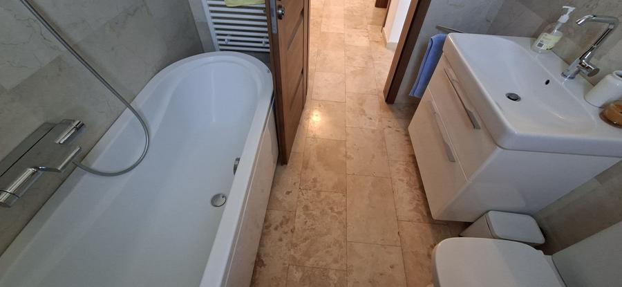 Apartament mobilat si utilat cu 2 locuri de parcare