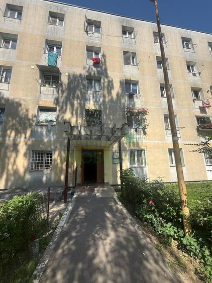 Cameră de Cămin | Aleea Violetelor | 10 mp | Bloc Izolat