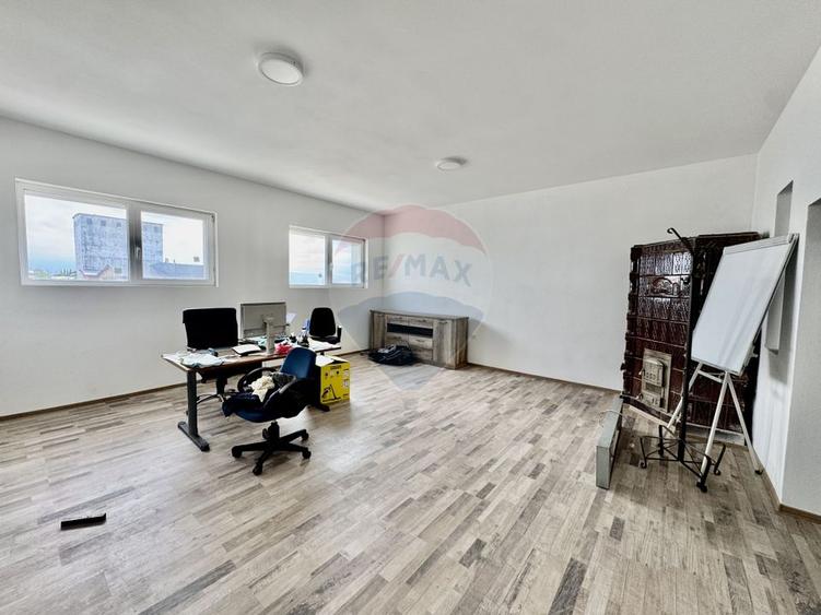 Hala industriala 612 mp + birouri 225 mp – Codlea, Brasov