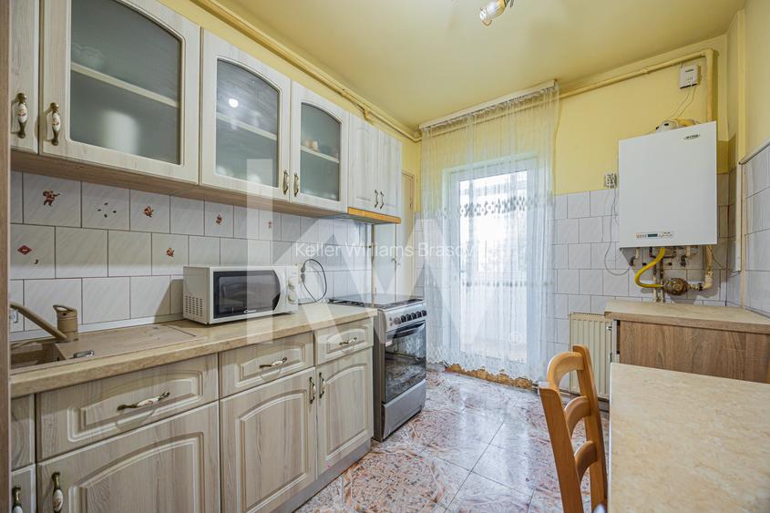 Vânzare apartament cu 2 camere,  2 balcoane, decomandat - zona Tractorul - 5
