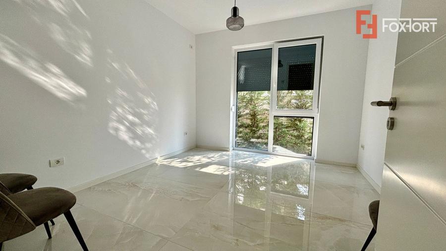 Duplex de vanzare cu 3 camere si 2 bai, zona Giarmata Vii
