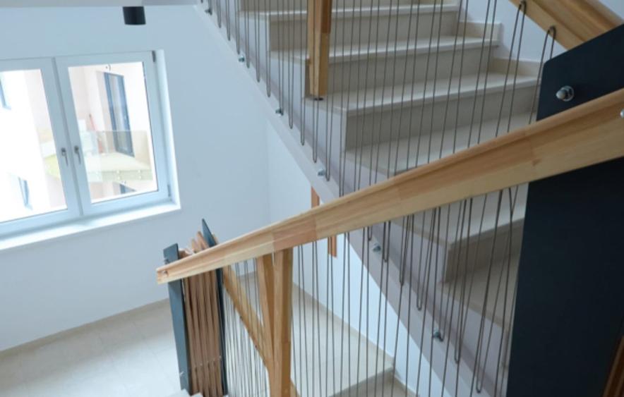 Apt. centru 3 camere - City Center Resita -de la proprietar-partial mobilat
