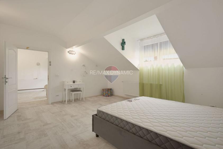 Vilă cu 4 camere de închiriat în zona Intim - 12