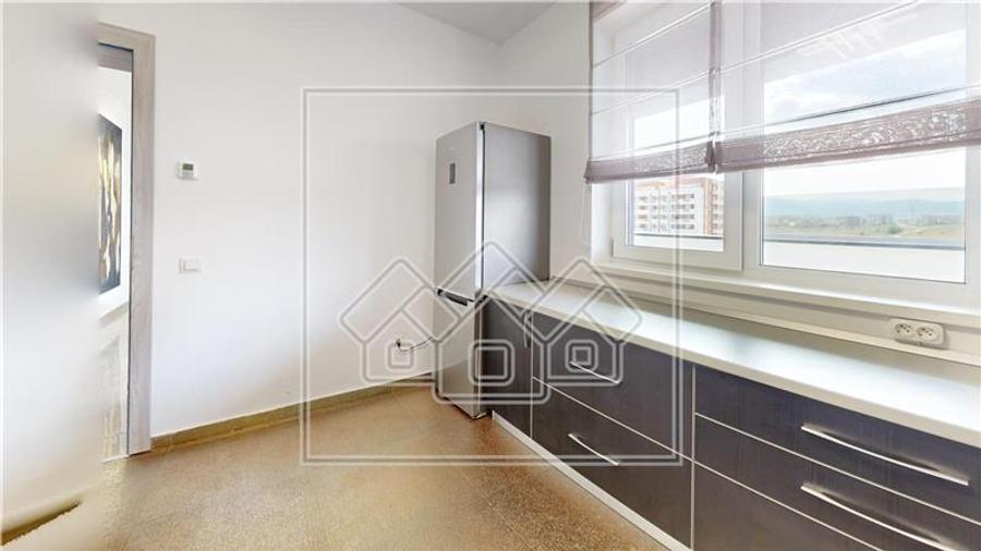 Penthouse superb cu 3 camere, 100 mp utili, terasa panoramica 110 mp