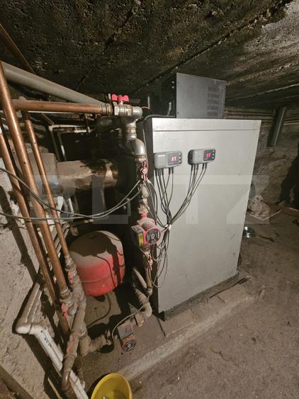 Casă cu 3 camere și grădină, aproape de centrul orașului Câmpeni