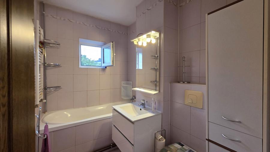 Apartament 3 camere | Elisabetin | Acoperis nou | Centrala proprie