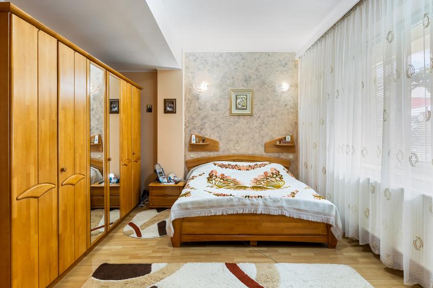 Vila de vânzare Faleza Nord de 557 mpt compusă din 3 apartamente lângă ZoomBeach