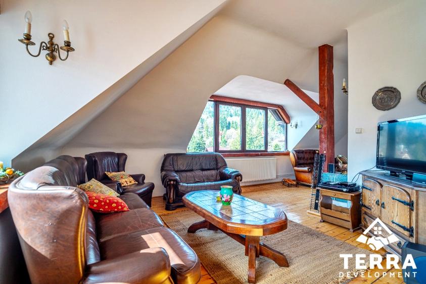 Apartament spectaculos de 5 camere în Sinaia cu priveliște de vis către munte