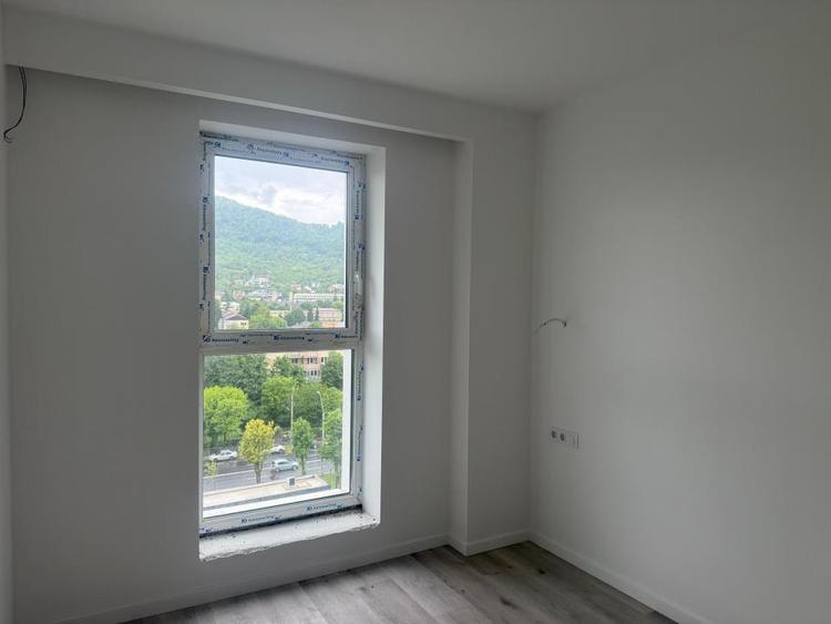 Apartament cu 3 camere finisat zona Cosbuc