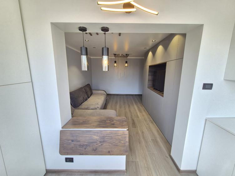 Inchiriere Apartament 2 Camere decomandat zona Centrul Civic CEC