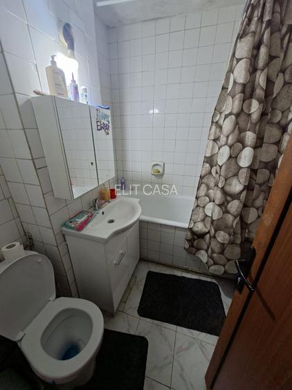 Apartament cu 3 camere, decomandat, etajul 2/4, zona Galata - 8