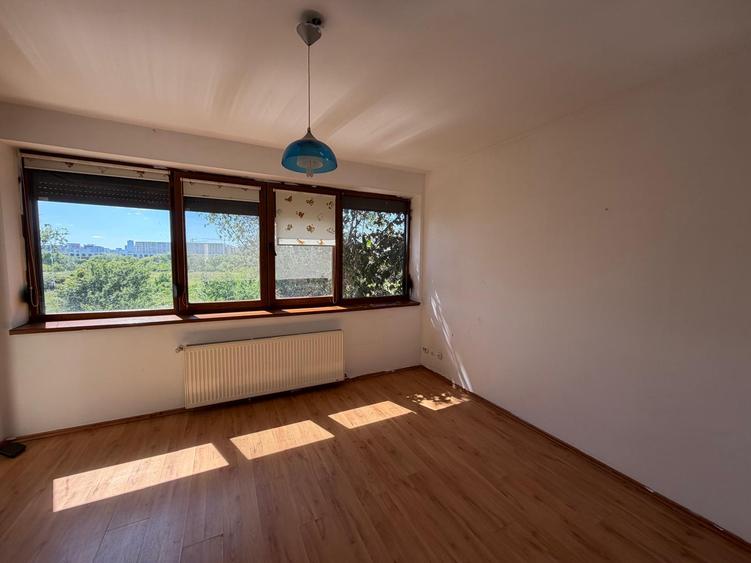 Pipera Inchiriez Vila  singur in curte 5 cam P+1Et 2 locuri parcare centrală ter