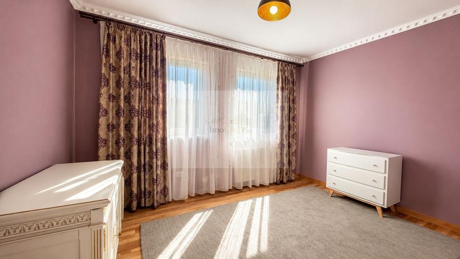 Vânzare  apartament de familie cu 4 camere,pod amenajat-2 parcări-Iris