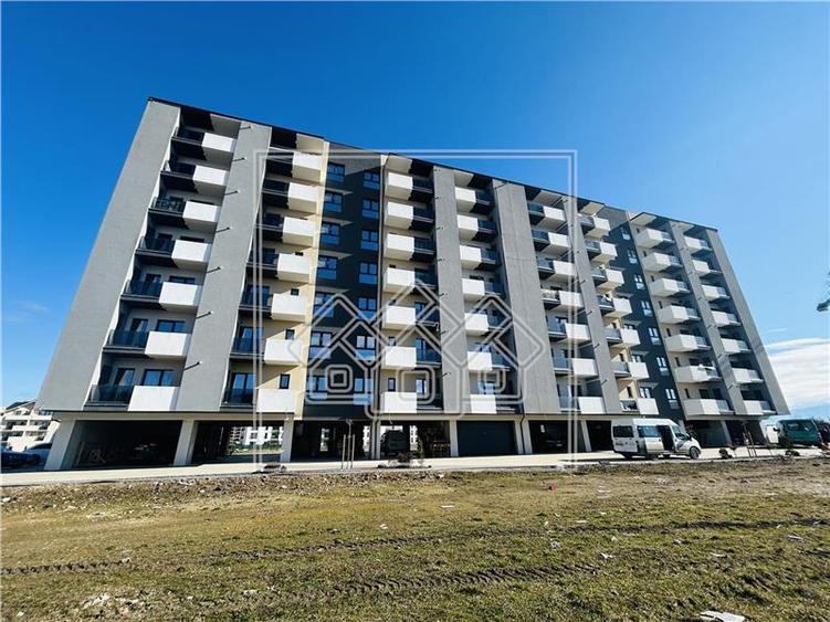 Apartament 3 camere + balcon, debara, et. 2, zona Doamna Stanca