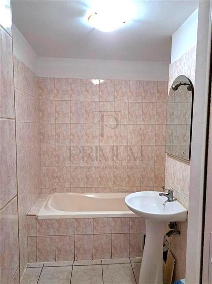 LIPOVEI - 3 CAMERE - 2 BAI - 2 BALCOANE - CENTRALA PROPRIE - DECOMANDAT