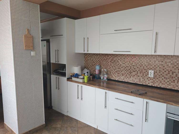 Apartament 3 camere in bloc vila zona Gemenii