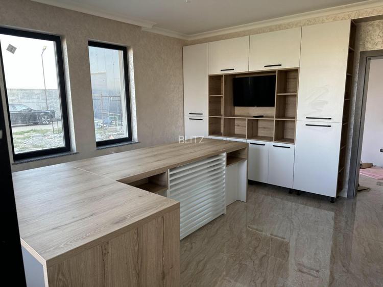 Casa P+1 240 mp utilii, ( doua apartamente 1200 mp teren ,zona Carcea - 8