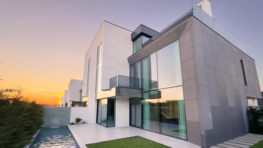NEXO Nature FINALIZAT - Vile SMART - Living Înalt de 7 Metri, Piscina încălzită