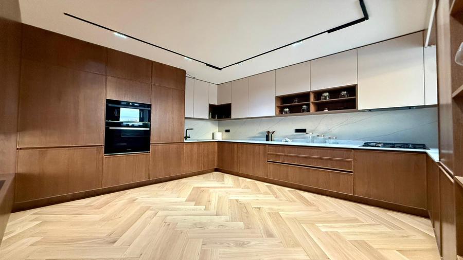 Penthouseul perfect-Lebada Lake Residence-complet amenajat+2 parcari in subteran