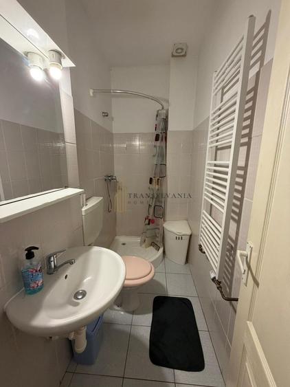 Garsonieră spațioasă de vânzare – etaj 1, bloc cu lift