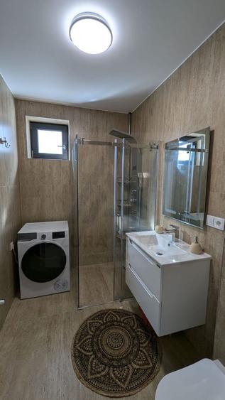 Apartament 3 camere 2 bai 70 mp utili terasa si parcare in Selimbar