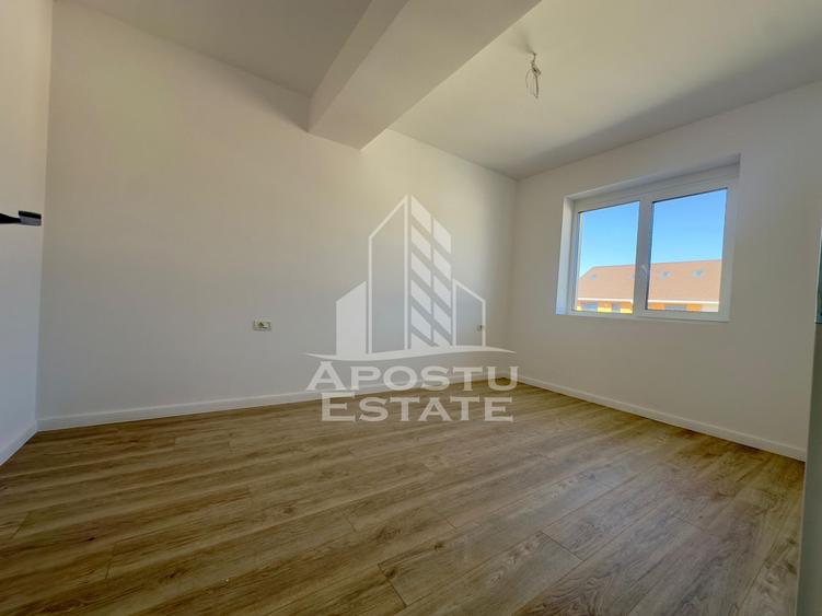 Penthouse cu 3 camere, 2 bai si dressing in spate la Lidl.